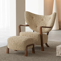 Fauteuil lounge Woolf, couleur marron thé au lait, style rétro français, bois massif, fauteuil individuel en fourrure d'agneau, style minimaliste moderne