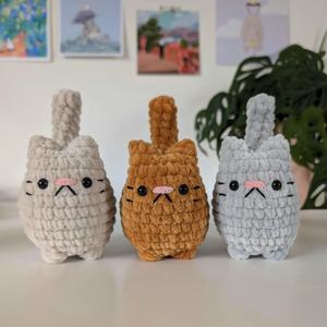 2025 nuevo diseño niños animales regalos Mini mano ganchillo gato juguetes 100% algodón hecho a mano suave y cómodo alto Amigurumi <span class=keywords><strong>Kitty</strong></span> - Product Image 1