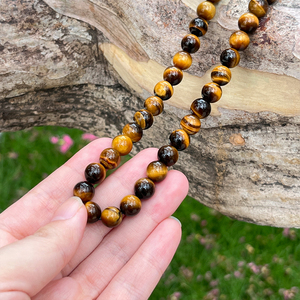 Collier de perles en pierre d'oeil de tigre naturel fait à la main de style vintage porte-bonheur et prospérité de 8mm pour la Saint-Valentin - Product Image 5