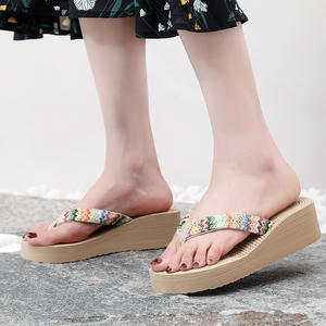 Chaussures de plage de mariage pour femmes, style simple, à talon compensé épais, antidérapantes, pour l'été et l'hiver - Product Image 2