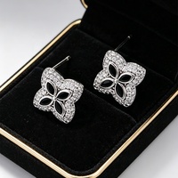 Bijoux de mode de luxe, bijoux en cuivre, micro-pavé CZ, boucles d'oreilles à quatre feuilles de trèfle, bijoux délicats pour femmes, cadeau, boucles d'oreilles à fleurs