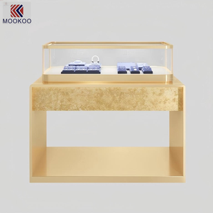 Armoire de présentation de bijoux de luxe, opulente, artisanale, ornée de silhouettes dorées et d'embellissements azurés - Product Image 3