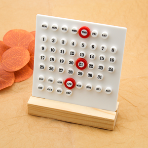 Customized Wooden Desktop Table Calendar Long-lasting Promotional Gift for Companies Commemorative Item