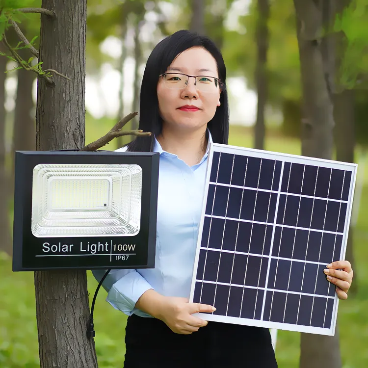 Daya tinggi Polysilicon pengendali jarak jauh Abs taman luar ruangan Lapangan Tenis cahaya tahan air Ip67 25w 40w 60w 100w lampu sorot matahari