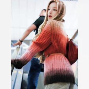 Europeo 2025 Otoño Invierno nuevo estilo Song Yuqi mismo estilo acrílico gradiente suéter cárdigan abrigo mujer largo versátil - Product Image 1