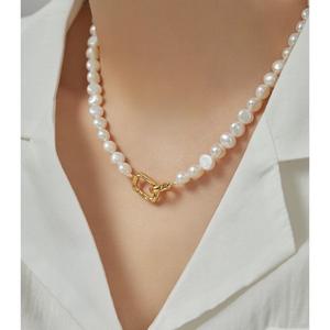 Collier de perles d'eau douce naturelles de style baroque rétro français Wenchi pour jeunes femmes élégantes, chaîne de pull à capuche de luxe léger - Product Image 1
