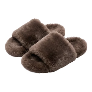 Sandales plates confortables à bout ouvert pour femmes, en fourrure noire, style doux avec doublure en peluche pour l'hiver - Product Image 2