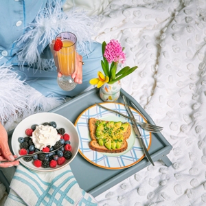 Plato de cerámica redondo con diseño de calcomanía de logotipo personalizable, plato de boda moderno europeo, platos al por mayor para restaurante - Product Image 4