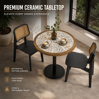 Ensemble de table de café avec plateau en mosaïque céramique ronde, chaises à dossier en rotin, base sur piétement, mobilier pour hôtel, restaurant, bistrot