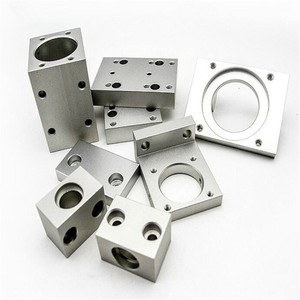 Service de tournage et de fraisage CNC, fabrication sur mesure de pièces détachées automobiles en aluminium et acier inoxydable, fabricant spécialisé dans l'usinage - Product Image 4