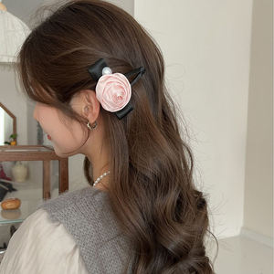 Saint Valentin Déesse Style Rose Rose Grab Clip Premium Tache Bowknot Perle Pince À Cheveux Femme Élégance Mode Cheveux Accessoires - Product Image 4