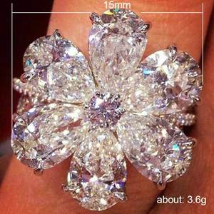 Anello da donna bianco a forma di goccia, stile europeo, con fiocco di neve e fiore, accessorio per le mani per Natale e festività - Product Image 5