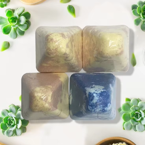 Bombes de bain pyramidales bio les plus vendues, streamers de douche faits main de haute qualité, colorés et mignons, pour une expérience de bain améliorée - Product Image 2
