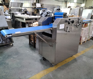 La Máquina Automática para Hacer Croissants Más Vendida, Máquina para Doblar Masa de Croissant, Máquina para Rizar Croissants - Product Image 5