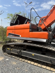 รถขุดไฮดรอลิกแบบตีนตะขาบ Doosan DX300 มือสอง ขนาด 30 ตัน เครื่องจักรสำหรับงานก่อสร้าง - Product Image 4