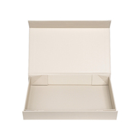 Boîte pliante magnétique personnalisée imprimée crème avec estampage à chaud or, gaufrage, fermeture ruban de luxe, écologique, pour expédition à plat, pour chaussettes