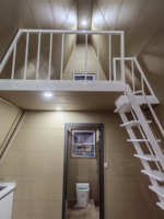 Villa modulaire préfabriquée en acier triangulaire de luxe moderne pour les stations balnéaires, les hôtels et l'usage privé