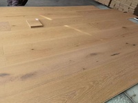 Parquet en chêne européen massif multicouche, brossé léger, huilé naturel, largeur 240 mm