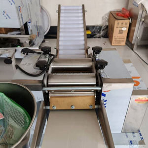 Mini machine automatique pour la fabrication de curry puffs, raviolis, momos, samosas, grandes empanadas, rouleaux de printemps et boulettes - Product Image 5