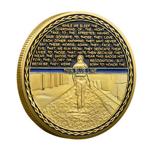 Moneda Conmemorativa Personalizada de Metal, Diseño de Casco Romano con Relieve de Doble Arma de Fuego y Inscripción Bíblica, Tema del Mediator de la Paz - Product Image 3