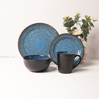 Ensemble de vaisselle de restaurant en grès européen Artisanat en relief pour servir des assiettes exquises Ensembles de vaisselle au design créatif