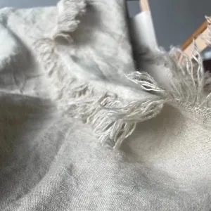 Maschinen wasch bare stilvolle und gemütliche Decke aus reinem französischem Leinen