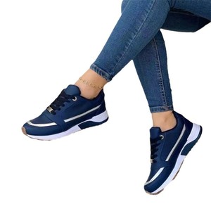 Chaussures de sport classiques tendance en PU à lacets pour femmes, grandes tailles, confortables et décontractées pour l'automne, style européen et américain, couleurs assorties - Product Image 4