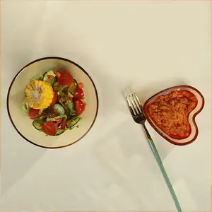 Янтарные стеклянные миски в форме сердца с высокотемпературным сопротивлением для хранения фруктов, овощей, салатов, стеклянных тарелок и тарелок