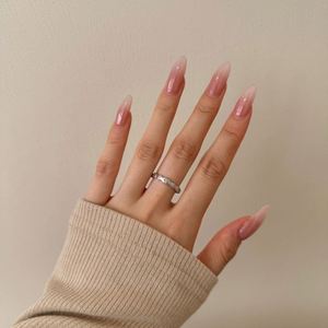 Bague d'éternité Dylam Designer en argent sterling 925 avec surface givrée et zircon cubique 5A pour femme – Nouvelle collection de bijoux fins et élégants - Product Image 3