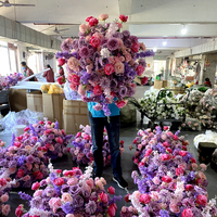 Grandes boules de fleurs artificielles en rose et hortensia pour centres de table de mariage et réceptions