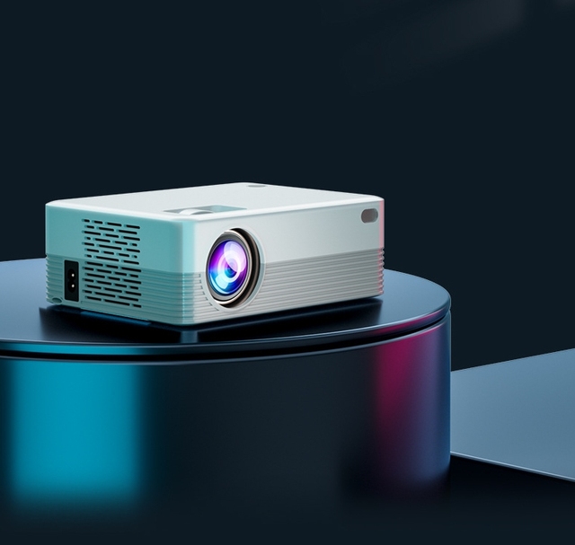 Wholesale LED 4K Ready Portable High-definition Projectors Support 1080P Wireless Built-in Battery Camping Mini Projectors