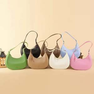 Bolso hobo de juta elegante y moderno con estampado floral y asas suaves, ideal para mujeres y niñas. - Product Image 1