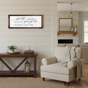 Insegna da Parete in Legno Rustica Vintage Stile Fattoria - 'Ricordo Ancora i Giorni in cui Pregavo' Arte Murale in Legno da Appendere con Fascino Retrò - Product Image 3