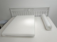 Matelas en mousse à mémoire de forme pliable à double usage, design moderne |   Utilisation à l'école et à la maison, rangement ultra-portable et compact, confort premium