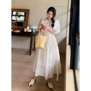 Vestido Largo Asimétrico de Verano para Mujer, Estilo Francés, con Mangas Abullonadas de Pana Bordada, Cuello en V, Cintura Imperio, Color Beige, Estampado Floral - Product Image 3