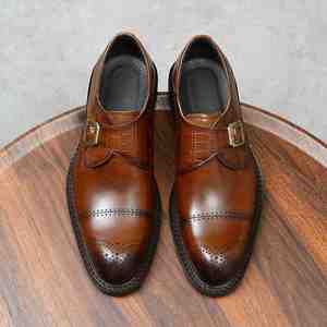 Chaussures Derby anglaises rehaussantes en cuir véritable verni brillant, motif gravé, robustes, légères, imperméables pour l'automne - Product Image 4