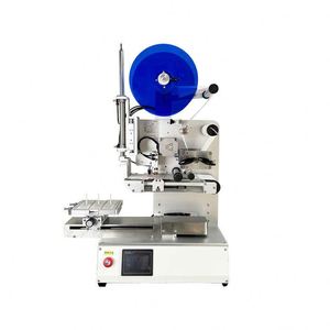 Machine d'étiquetage semi-automatique de haute précision pour cartes électroniques, boîtes en bois et boîtes moulées en maille, avec moteur compact pour étiquetage supérieur de petite taille - Product Image 4