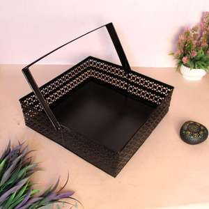 Bandeja Organizadora Decorativa de Metal Negro con Asa Cuadrada, Cesta de Almacenamiento Moderna con Diseño Calado para Cocina, Baño y Decoración del Hogar - Product Image 4