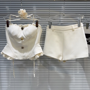 Conjunto de 2 Piezas Sexy para Mujer, Camiseta con Dobladillo de Encaje y Hebilla Metálica, Pantalones Cortos Fruncidos, a la Moda - Product Image 2
