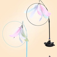 Nueva Varita de Juego para Gatos con Potente Ventosa, Campana y Pluma Reemplazables, Varilla Larga, Diseño de Cara de Gato, para Uso en Interiores