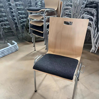 Chaise de conférence en contreplaqué courbé avec poignée, siège rembourré, cadre chromé, chaise de banquet, chaise de formation