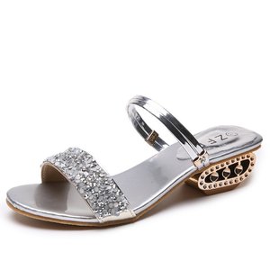 Sandales mules à <span class=keywords><strong>talon</strong></span> bas et bout carré pour femmes en gros |   Sandales à talons élégantes pour soirée, avec décorations en strass et lanières scintillantes - Product Image 4