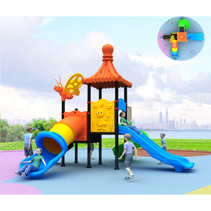 Aire de jeux extérieure combinée sur le thème de la forêt, avec <span class=keywords><strong>toboggan</strong></span> multi-voies en HDPE, design <span class=keywords><strong>cabane</strong></span> dans les arbres et filet d'escalade pour enfants - Product Image 1