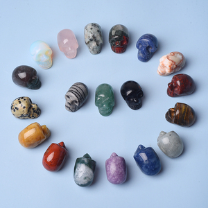 Teschi in Cristallo di Quarzo Naturale Intagliati a Mano, Vari Tipi, per Feng Shui - Product Image 2