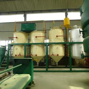 Nouvel équipement complet de raffinerie de pétrole : machine de dégommage, de déacidification, de décoloration et de raffinage pour moulin à huile en acier inoxydable - Product Image 1