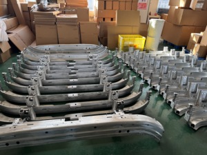 Accessoires en aluminium pour camions <span class=keywords><strong>Volvo</strong></span>, pièces de camion <span class=keywords><strong>Volvo</strong></span> 84210166, poutres anti-collision en aluminium pour <span class=keywords><strong>Volvo</strong></span> <span class=keywords><strong>FH4</strong></span> version 2024 - Product Image 4