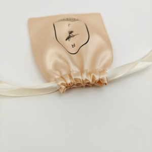 Sac à cordon en satin personnalisé avec logo pour sous-vêtements, lingerie, emballage de cheveux, pochette en satin de soie, sacs cadeaux en gros - Product Image 5