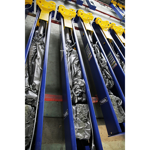 Elevador de dos postes de <span class=keywords><strong>segunda</strong></span> <span class=keywords><strong>mano</strong></span> 4000kg Buen estado Elevador de coches usados - Product Image 3