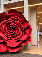 Grande rose artificielle géante en mousse EVA pour décor de scène de mariage