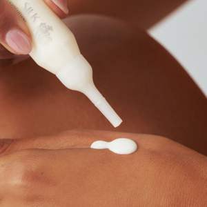 Ampollas Flexibles de Seda Pura 5, 10 ml, con Cierre a Presión, Cruelty-Free y Veganas, +99% Ingredientes Limpios - Product Image 2